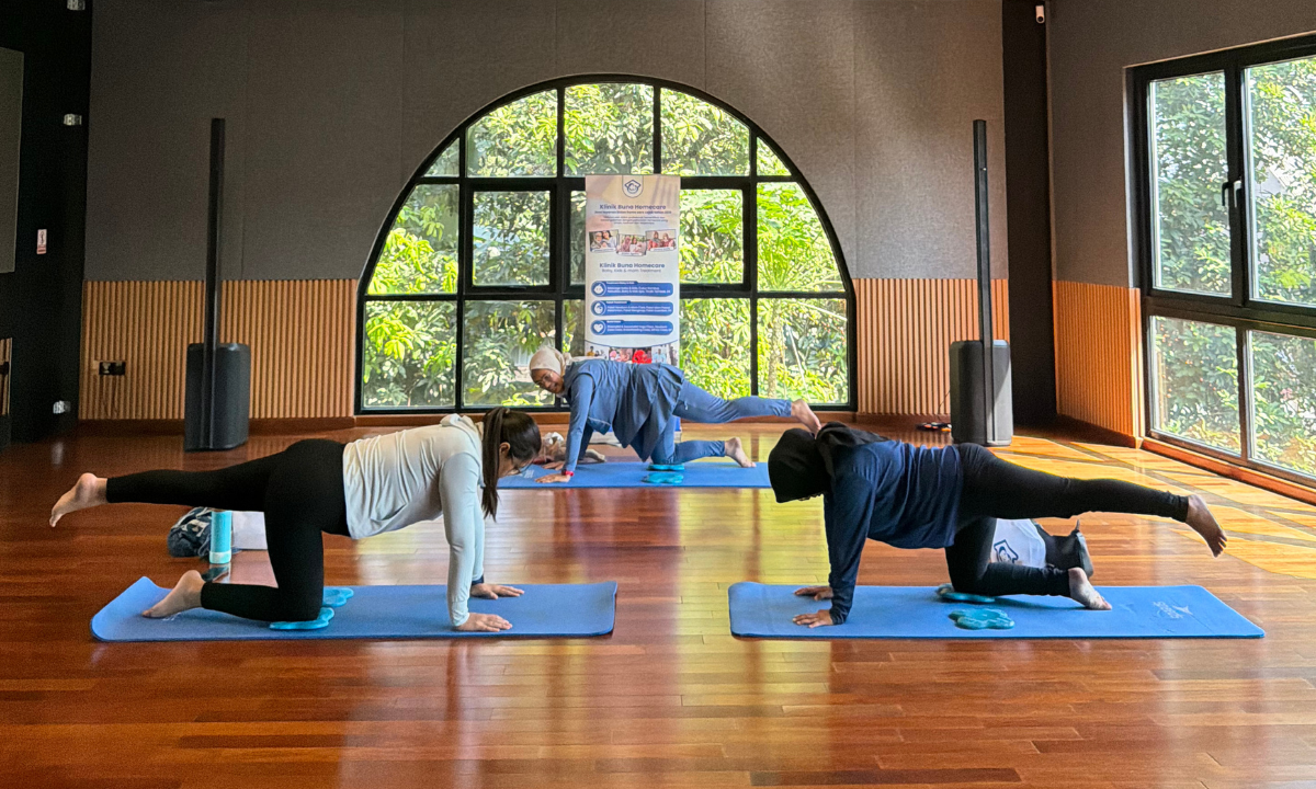 Prenatal yoga 2x